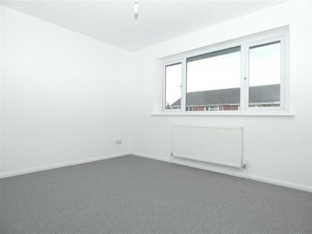 2 bedroom end of terrace house to rent - Photo 2