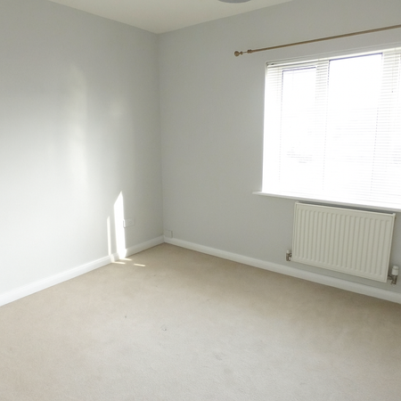 Two Bedroom House with Garden and Off-Road Parking for Two Cars, Gosport - Photo 3