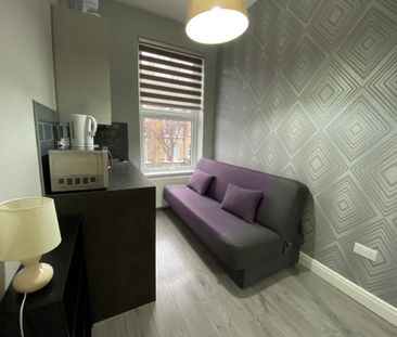 Alfred Road, London - Photo 3