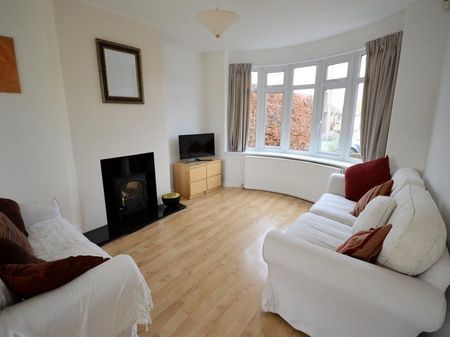 4 Bedroom Semi Detached To Let - Photo 3