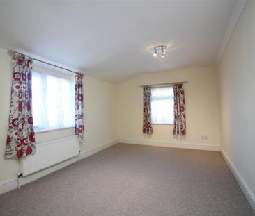 5 Bedroom House To Let - Photo 4