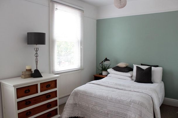 6 bedroom terraced house to rent - Photo 1