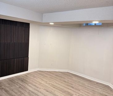 For Lease - 28 piccadilly Road, Richmond Hill, Ontario - Photo 3