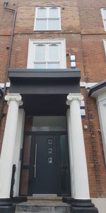 Flat 2 7, Wynnstay Grove, Manchester, M14 - Photo 4