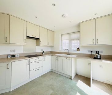 2 bedroom detached bungalow to rent - Photo 2