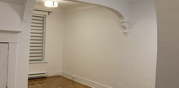 Très Grand 5 1/2 (superficie ( 6 1/2) - Photo 2