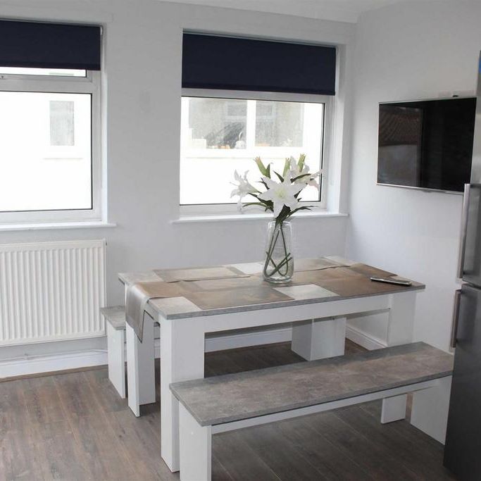 1 bedroom in a house share to rent - Photo 1