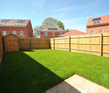 2 bedroom semi-detached house to rent - Photo 5