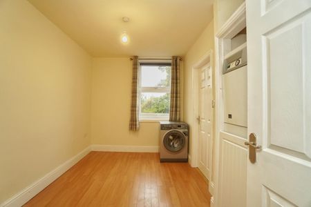 1 bedroom Flat To Let - Photo 4