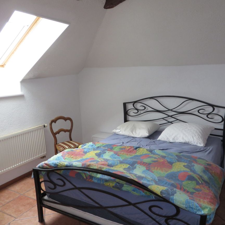 Charmant appartement mansardé de 3,5 pièces dans un petit immeuble. - Foto 1