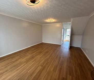 3 bedroom end of terrace house to rent - Photo 4