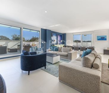 Beautiful Southwest-Facing Three-Bedroom with Two Large Terraces in... - Photo 2