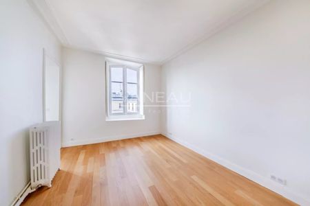 Paris VII - Très bel appartement entièrement rénové sur rue et cour - Rue de Lille - Photo 5