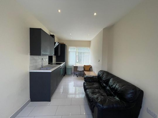 1 bedroom ground floor flat to rent - Photo 1