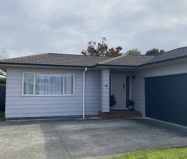 3 bedrooms in Henderson - Photo 2