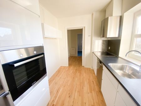 Dejlig lys og hyggelig 2-værelses lejlighed - Photo 5