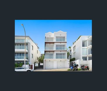 Modern Two Bedroom Top Floor Apartment in Prime Bondi Beach Location - Photo 6