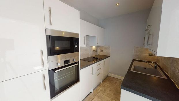 2 bedroom terraced house to rent - Photo 1