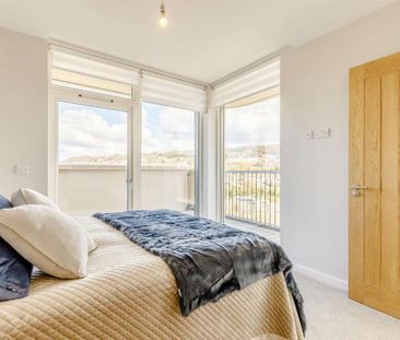 2 bedroom penthouse to rent - Photo 6