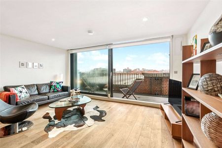 Stylish two bedroom penthouse, offering river views & off-street parking. - Photo 3