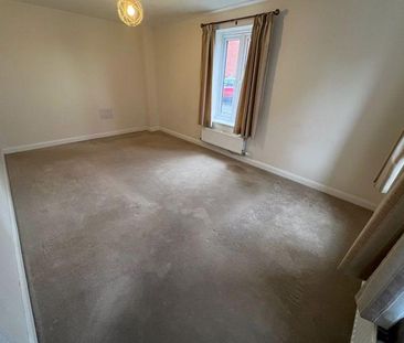 4 bedroom semi-detached house to rent - Photo 6