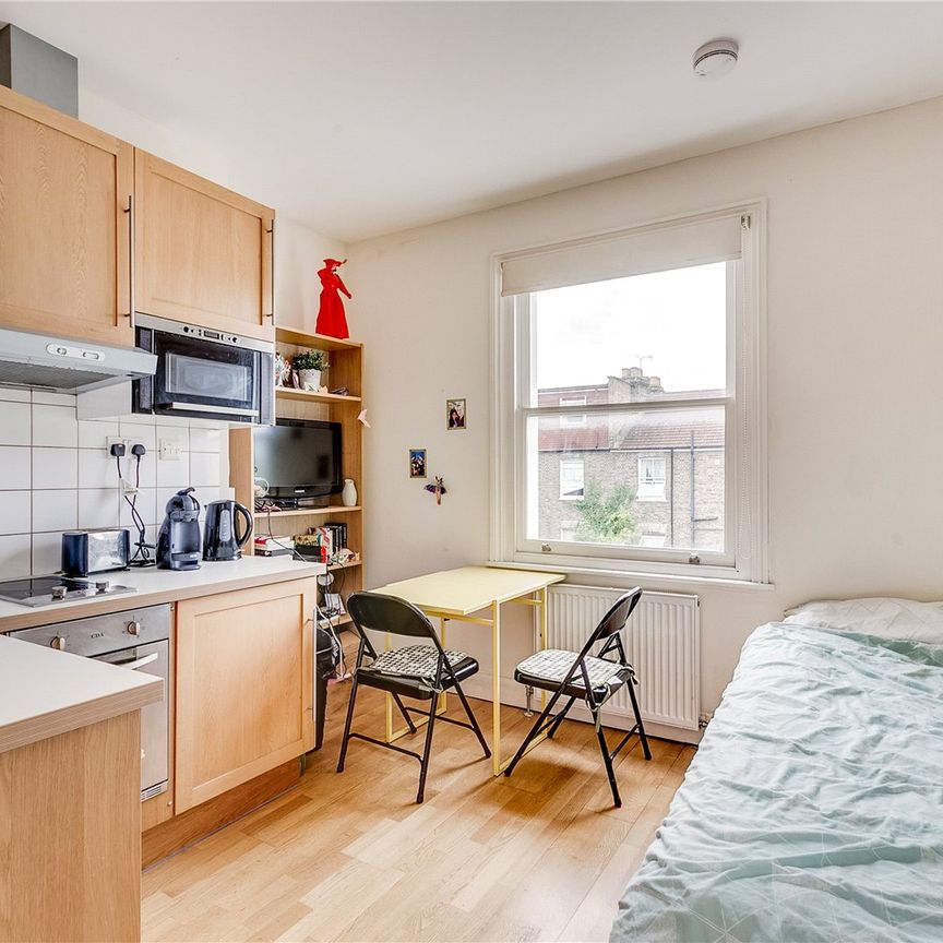 Warbeck Road, W12, London - Photo 1