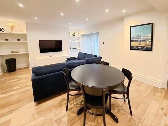 2 bedroom flat to rent - Photo 1