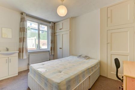 6 bedroom house to rent - Photo 4