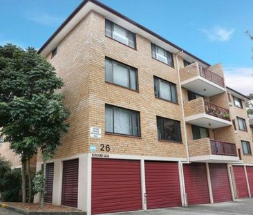 Convenient & Comfortable Apartment in Prime Location - Photo 2