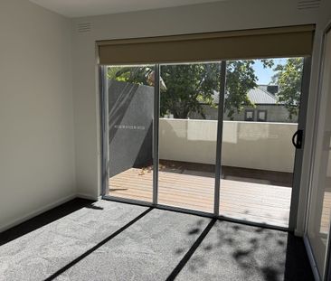 Two bedroom ground apartment - Photo 5