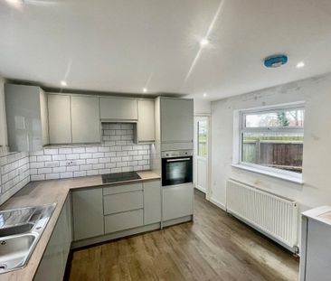 High Street - Photo 2