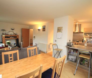 2 bedroom apartment to rent - Photo 4