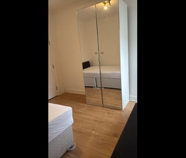 Room in a Shared House, Ivy Road, NW2 - Photo 3