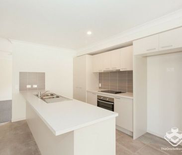 Spacious Family Home in Quiet Sanctuary Estate â Walk to Schools ... - Photo 4