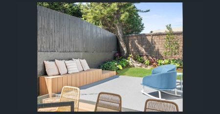 Luxury Family Living in Bellevue Hill's Exclusive Village Pocket - Photo 3