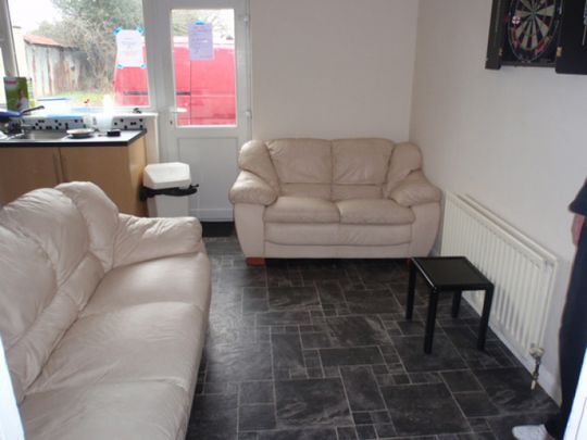 Student house on Columbia Road - Photo 1