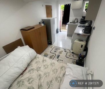 Studio to rent - Photo 6