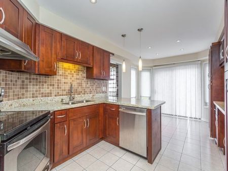 For Lease - 39 Florentine Crescent, Richmond Hill, Ontario - Photo 3