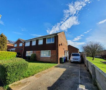 3 bedroom semi-detached house to rent - Photo 6