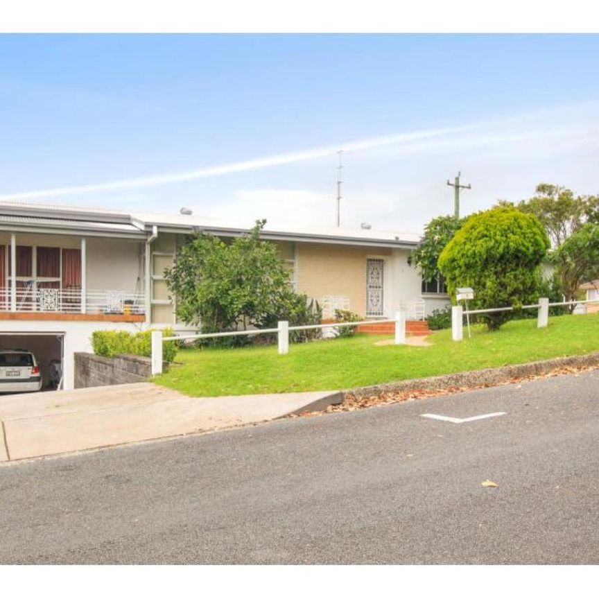 1 Andrew Avenue, Keiraville, NSW 2500 - Photo 1