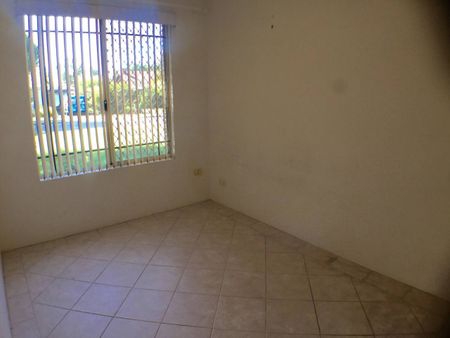 LARGE FAMILY HOME WITH STUDY! - Photo 2