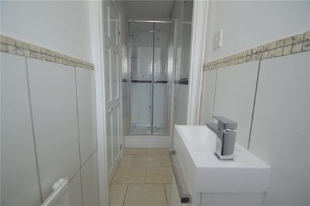 4 bedroom terraced house to rent - Photo 4