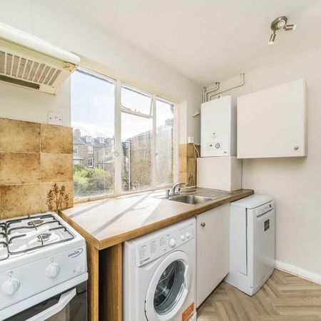 2 bedroom flat to rent - Photo 3