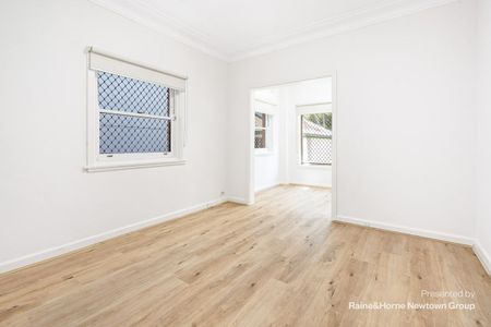 Spacious, Renovated & Conveniently Located - Free Standing Home - Photo 4