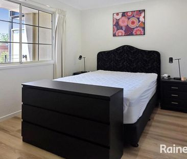 Fully Furnished 1 Bed Close to the City available now. - Photo 3
