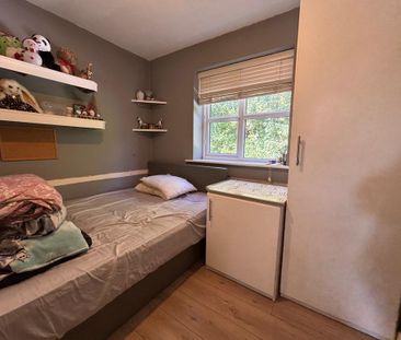 4 bedroom detached house to rent - Photo 3