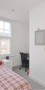 3 bedroom flat to rent - Photo 3