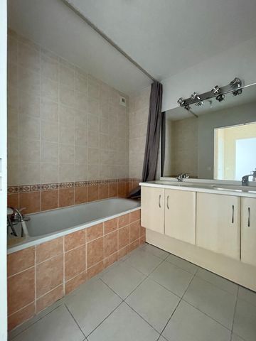 Location Appartement 4 pièces 82m² VALENCE 82400 - Photo 5