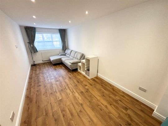 5 bedroom semi-detached house to rent - Photo 1