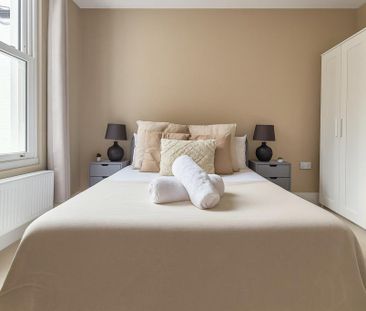 5 bedroom terraced house to rent - Photo 4